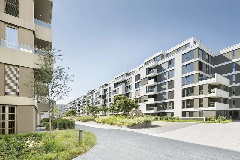 Modernes Wohnen im Herzen Berlins – Stilvolle 2-Zimmer-Wohnung mit Balkon und Einbauküche — photo 1